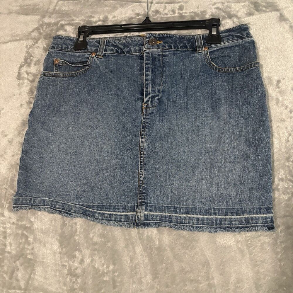 VTG Old Navy Y2K Denim Mini Skirt Size 10 Frayed Raw Hem Distressed Medium Wash